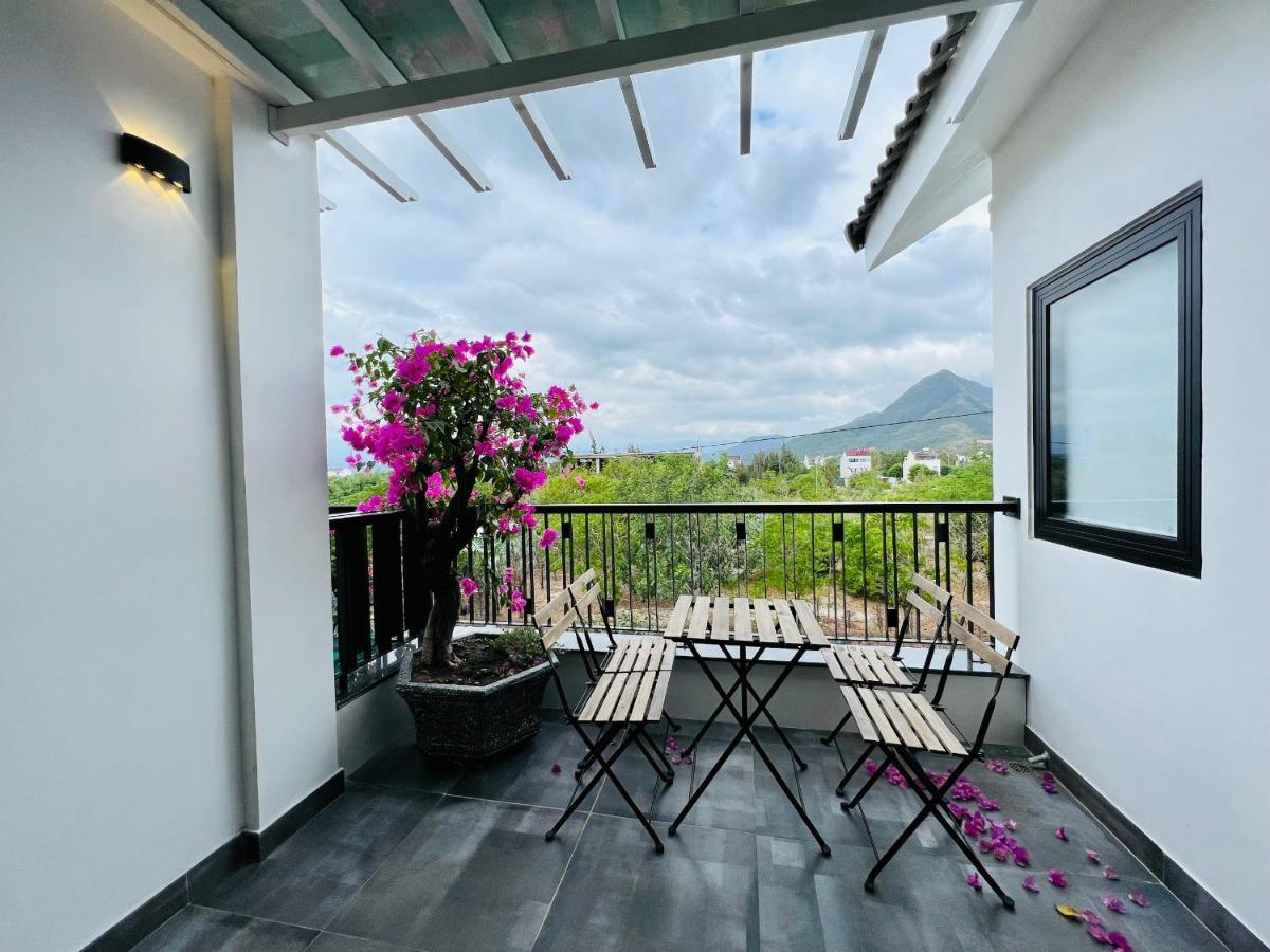 The Track Homestay - Near Bai Dai Beach Cam Lam Exterior foto